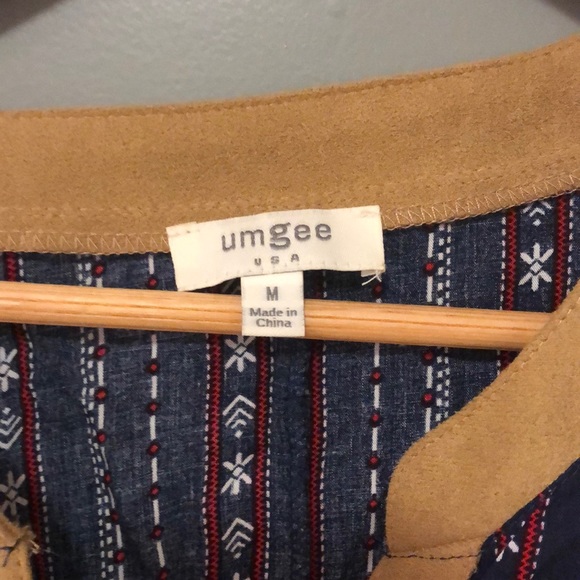 💙Patterned Tunic with Suede Detail❤️ - Picture 2 of 3